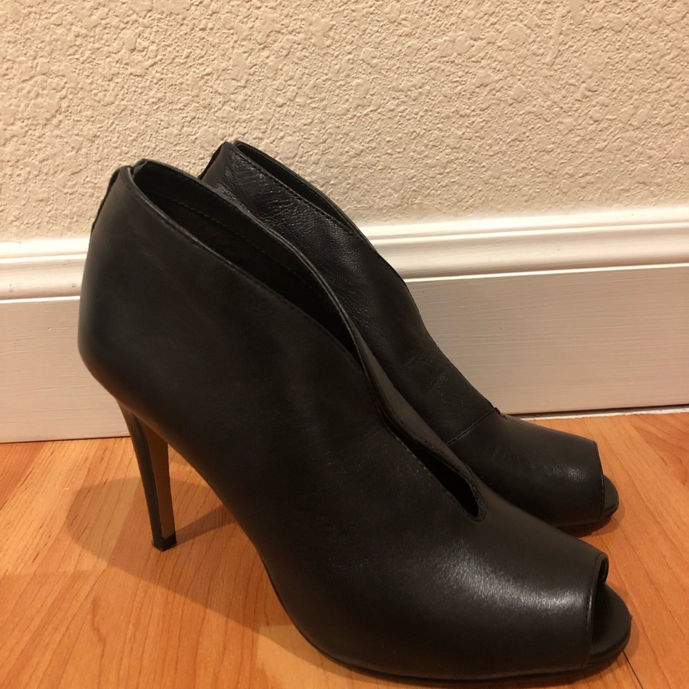 Halogen black leather open toe bootie